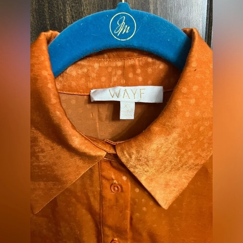 Wayf dress-Size: XS-Rusty Orange with buttons at the collar - Picture 5 of 14